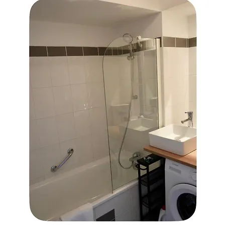 Avec Terrasse Et Parking A 15 Min Cannes Apartmán